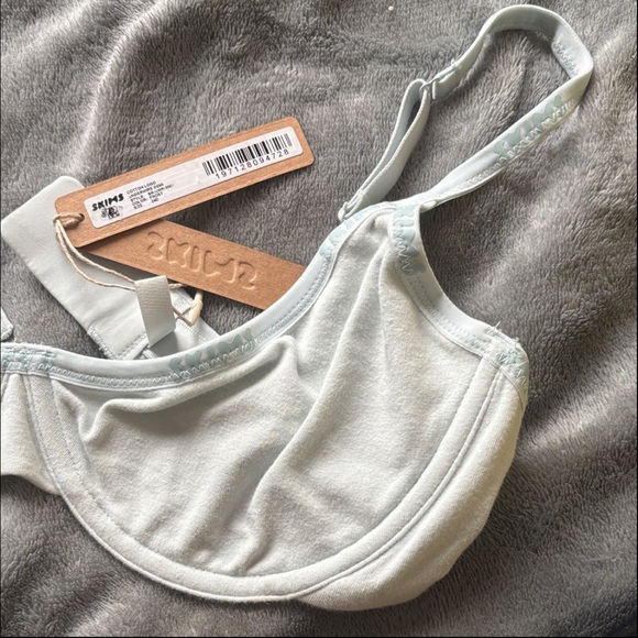 SKIMS Logo Underwire Bra in Frost -Limited Edition. - Picture 2 of 13
